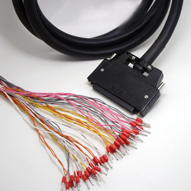 三菱QシリーズPLC用カスタマイズケーブル A6CON1 40ピンコネクタ付き 新品