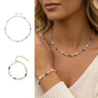 Ensemble de bijoux tendance avec perles colorées personnalisées, chaîne de perles, design délicat, bracelet et colliers plaqués or