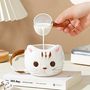 Vente chaude transfrontalière mignon femme Design en céramique chat tasse pratique <span class=keywords><strong>petit</strong></span> déjeuner <span class=keywords><strong>café</strong></span> et eau potable tasse cadeau - Product Image 4