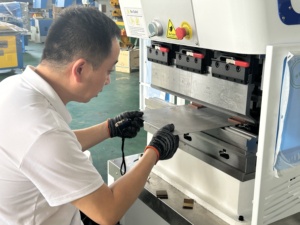 Đầy đủ điện Báo Chí phanh đầy đủ điện 12t 600mm uốn tấm nhỏ kim loại servo Báo Chí phanh máy nhỏ Báo Chí phanh - Product Image 6