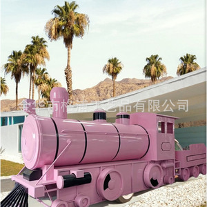 Décoration de cabine photo sur le thème de Noël : train de dessin animé personnalisé, en plastique durable - Product Image 3