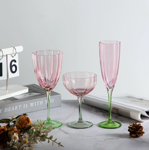 Juego de Copas de <span class=keywords><strong>Vino</strong></span> Estilo Francés, Elegantes Copas de Champán con Diseño de Pétalos, Copas de <span class=keywords><strong>Vino</strong></span> Blanco de Cristal Premium - Product Image 3