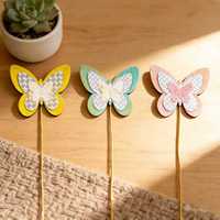 Décoration de jardin en forme de papillon à 3 couches, pot de fleurs, piquet à fleurs, motif à carreaux scintillant, décoration de jardin printanière, piquet pour plantes, jaune pastel, vert, rose