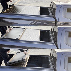 Ghế bọc màu đỏ thanh lịch với khung mạ vàng - Product Image 2