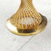 Table à gâteau ronde de luxe en acier inoxydable avec base en verre, idéale pour les mariages et événements
