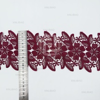 Vente directe d'usine de 20 couleurs de dentelle en stock. Dentelle en polyester avec bordure en dentelle fleurie brodée pour ourlet de jupe et poignets.
