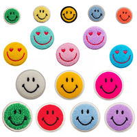 Patch en chenille personnalisé avec visage souriant, cœur rose, à coudre ou à repasser sur les vêtements, les sacs et les accessoires