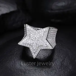 Hip Pop Style Gelbgold beschichtung 925 Silver Star Shape Getestet Positiv 1,5mm Nahkampf Round Moissan ite Man Ring