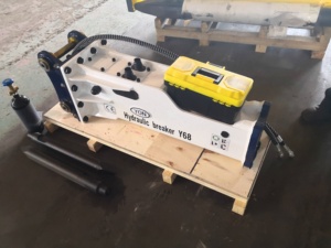 Martelo Hidráulico Montado em Escavadora YON PC55 com Cinzel de 68mm e Peças de Reposição - Product Image 2