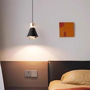 Lámpara Colgante de Lujo Creativa para Dormitorio Pequeño, Estilo Moderno Minimalista, Línea Larga, Lámparas Colgantes, Lámparas de Araña, 2024 - Product Image 3