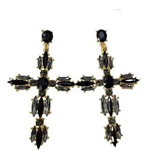 Grosir anting-anting salib elegan berlian buatan hitam gaya religius populer anting-anting logam cantik kualitas bagus