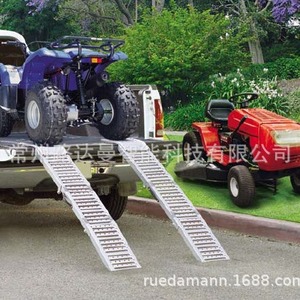 แท่นวางรถมอเตอร์ไซค์ ATV ยี่ห้อ Ludaman ขนาด 200x25x5 ซม. ทางลาดเหล็กพับได้สามตอน สำหรับซ่อมบำรุงรถยนต์ - Product Image 2