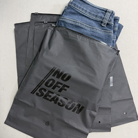 Sacs en tissu imperméables translucides à fermeture éclair, sacs refermables gris givrés avec fermeture éclair, sacs d'emballage en plastique personnalisés pour vêtements avec logo