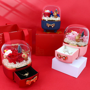 Caja de Regalo y Joyería Navideña Cilíndrica y Elegante con Diseño de Flor Eterna - Product Image 4
