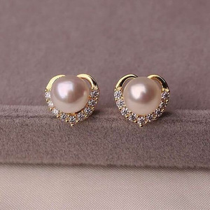 Orecchini a Forma di Cuore per Donne, Design Minimalista e Delicato, Accessori per Orecchie da Indossare Quotidianamente - Product Image 6