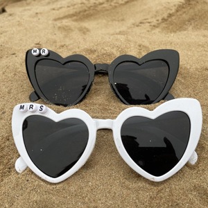 Gafas de Sol para Despedida de Soltera, Personalizadas para la Futura <span class=keywords><strong>Novia</strong></span>, Gafas de Fiesta Nupcial en Forma de Corazón, Decoraciones Nupciales, Regalos de Boda - Product Image 1