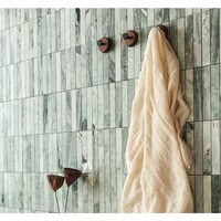 Carreaux de marbre cannelés, panneaux de porte à bordure crayon, mosaïque murale en pierre texturée marbre vert personnalisée, jade froid