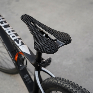 Asiento de Bicicleta de Carreras TOSEEK, Impreso en 3D con Ingeniería de Precisión, Rieles de Carbono de 7x9 mm, Soporte Zonal de Resina de Alta Elasticidad con Estructura de Panal - Product Image 1