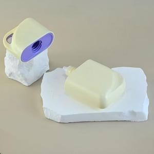 Botella de PP Cuadrada Mate Blanca y Morada de 50 ml para Crema Solar, Crema Facial, Crema de Manos, Base de Maquillaje y Protector Solar con Pajita - Product Image 4