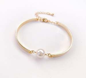 Delicato Braccialetto con Singola Perla in Oro Rosa, Bracciale da Sposa, Regalo per Damigelle, Set di Perle, Gioielli per la Festa della Mamma - Product Image 3