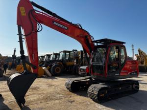 Excavatrice Doosan DX140 d'occasion de bonne qualité, modèle 2023, 14 tonnes, faible nombre d'heures, moteur et boîte de vitesses bien entretenus, testés et inspectés, parfait pour - Product Image 6
