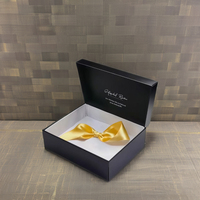 Boîte d'expédition de chemise de costume personnalisé de luxe feuille d'or estampage gaufrage papier carton ondulé emballage postal de costume de luxe durable