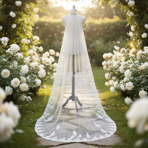 Voile de mariée en tulle crocheté à deux couches, couleur ivoire, longueur cathédrale, avec bordure en dentelle florale, peigne inclus pour les mariées - Product Image 2