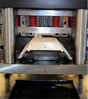 Machine de formage à froid pour supports de lampes - Ligne de production entièrement automatique de supports d'éclairage pour luminaires LED