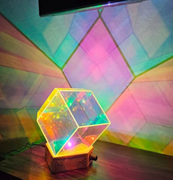 Lampe de plafond rhombique moderne de luxe RAY YI, personnalisée, avec lumière nocturne transparente, décoration intérieure, en acrylique transparent effet arc-en-ciel