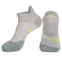 Chaussettes de sport professionnelles OEM personnalisées de haute qualité, durables, respirantes, avec coussinet en tissu éponge, coupe basse, pour la course et l'entraînement