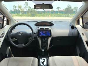 Toyota Yaris 1.6L 4AT Hatchback Usado del 2011 – Auto Compacto Japonés de Bajo Consumo, Vehículo Usado Confiable para Exportación - Product Image 5