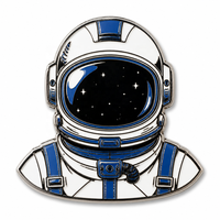 Broche personnalisée OEM en alliage de zinc émaillé dur, motif casque de moto, astronaute, combinaison spatiale, badge métallique, vente en gros de broches pour chapeaux