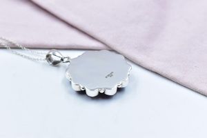 จี้เงินแท้สีม่วงดอกรักเร่เทอร์ควอยซ์พร้อมสายโซ่โรเดียมปรับได้และชุบทองเงินสเตอริ่ง - Product Image 3