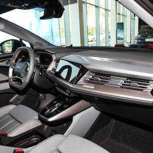 Coche eléctrico de nueva energía de la marca de alta velocidad China Black Audis <span class=keywords><strong>Q4</strong></span> <span class=keywords><strong>E</strong></span> <span class=keywords><strong>Tron</strong></span> Etron Creation Edition, en stock, <span class=keywords><strong>2021</strong></span>, 2022 - Product Image 6