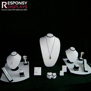 Présentoir de comptoir en acrylique modulaire pour les séries de bijoux et d'accessoires dans les environnements de vente au détail haut de gamme - Product Image 6