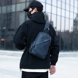 Sac à dos à bandoulière en nylon imperméable avec fermeture éclair, sac de voyage pour hommes, toutes saisons, usage extérieur décontracté, 5 pouces - Product Image 2