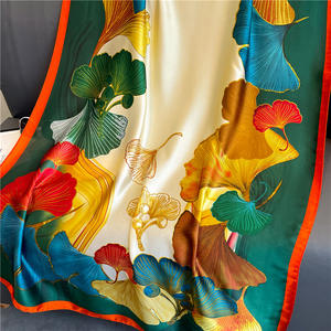 Özel desen baskılı lüks kadın eşarp 180x90 toptan uzun boy plaj havlusu yaz için şık saten desen eşarp - Product Image 6