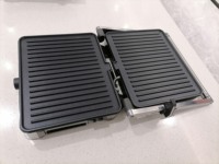 Grille de contact électrique détachable à 2 tranches Grille de barbecue chaude avec revêtement antiadhésif Grille de presse à plaques pour usage domestique