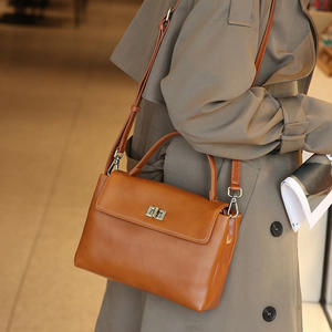 Sac fourre-tout en cuir véritable pour femme, sac à bandoulière élégant, sac à épaule rétro haut de gamme, sac à main polyvalent et tendance pour les trajets quotidiens - Product Image 3