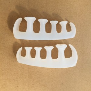 Séparateur d'orteils en gel de silicone pur, doux, durable et réutilisable pour le nail art - Product Image 2