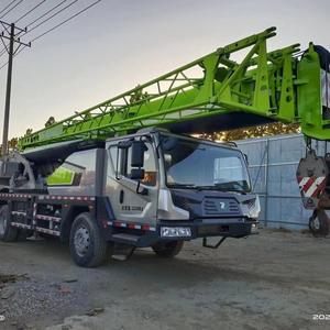 Grue sur camion hydraulique Zoomlion d'occasion de 25 tonnes, hauteur de levage de 60 m, avec moteur de qualité - Product Image 1