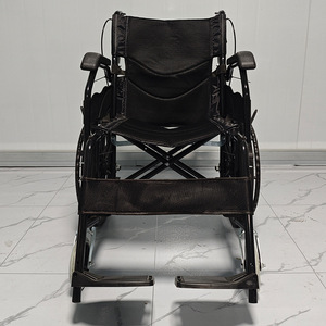 Fauteuil roulant manuel en alliage d'aluminium léger et pliable avec frein en U pour personnes âgées et handicapées, aide à la mobilité - Product Image 2