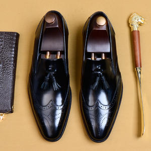 Chaussures en cuir véritable brodées à la main, style vintage, bout rond, chaussures habillées décontractées pour hommes, à enfiler, automne - Product Image 3