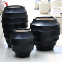 Nouveauté : Pot de fleurs moderne minimaliste contemporain en ciment noir mat, vase de table écologique