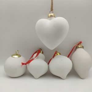 Hot sale custom ceramic Unglazed blank baubles ornaments Christmas balls Bisques for sublimation