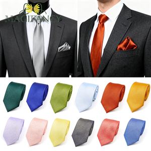 Corbata de Color Sólido para Hombre, Brillante, de 7.5 cm, con un Encanto Eterno Multicolor y Luz Fluida, Exquisita, para Bodas, Banquetes, Festivales, Cenas, Accesorio, Regalo - Product Image 1