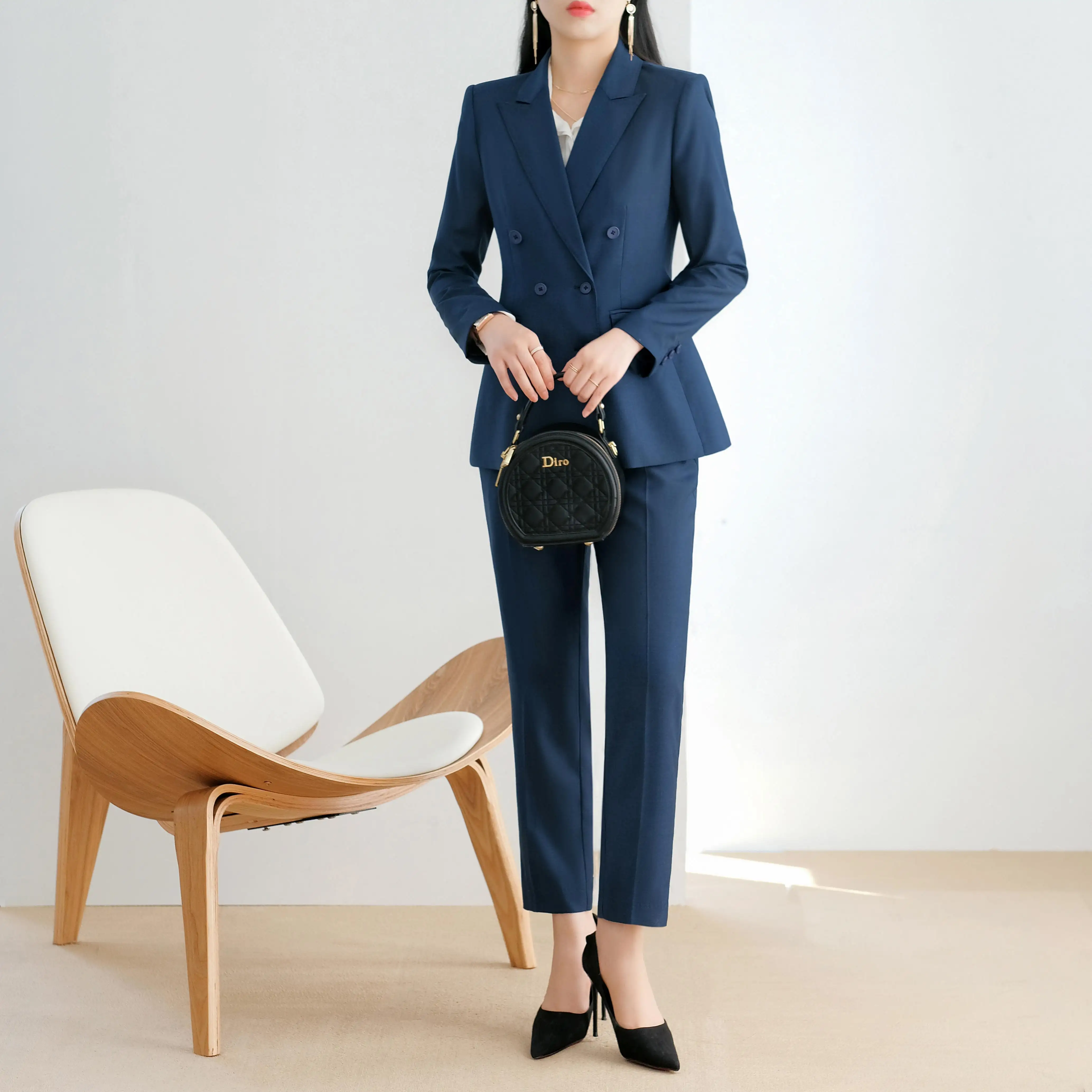 Klassisches Design Schwarz gefärbte elegante zweireihige formale lässige Büro jacke Damen Blazer für Damen
