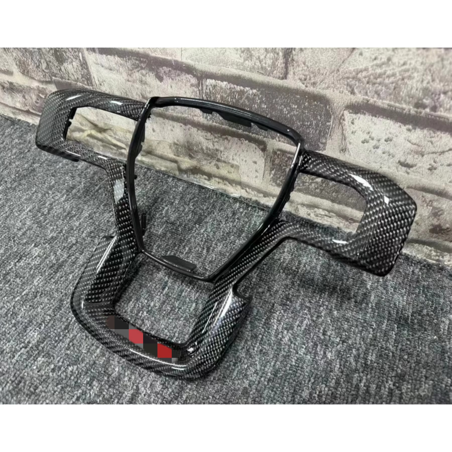 Volant Inférieur Chauffant Hydro Dip Carbone Pour Mustang 2018-2022 – Fitolizaa