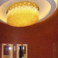 Lustre suspendu personnalisé à effet bulle pour escalier, en verre spiralé