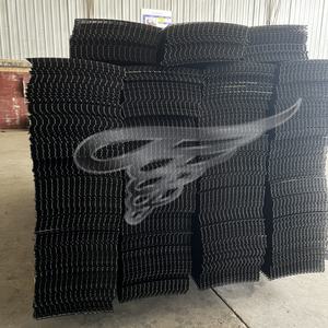 Barrera para pájaros ROHS CE, pieza de malla plana de panel solar galvanizado recubierto de PVC negro de 1/2 pulgadas para panel solar Critter Guard Bird Blocker - Product Image 4